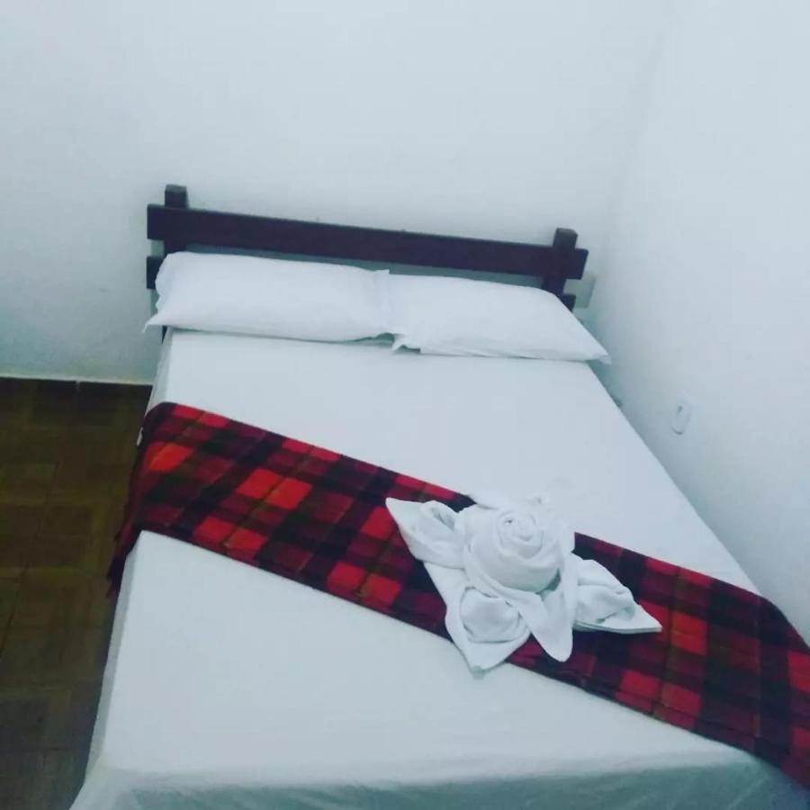 Pousada Das Mangueiras Brilho Da Noite Santana Do Riacho Exterior foto